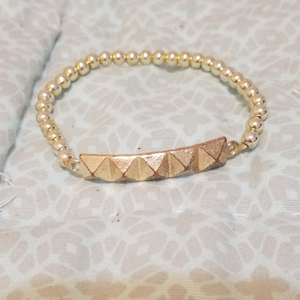 Free* Gold metal studded charm beaded bracelet